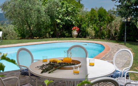 Casa Paggetti 8: Möbel, Gartenmöbel, Tabelle, Stuhl, Schwimmbad, Tisch Im Freien, Resort, Küche & Esszimmer Tisch, Eco Hotel, Schatten