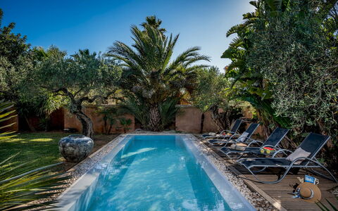 Villa Antura 4: Blau, Schwimmbad, Resort, Eco Hotel, Gartenmöbel, Sonnenliege, Schatten, Hotel, Hazienda