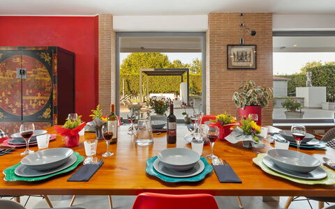 Villa Tiberio 6+2: Möbel, Interior Design, Tabelle, Geschirr, Stuhl, Esszimmer, Küche & Esszimmer Tisch, Tischdecke, Beleuchtung, Zimmer