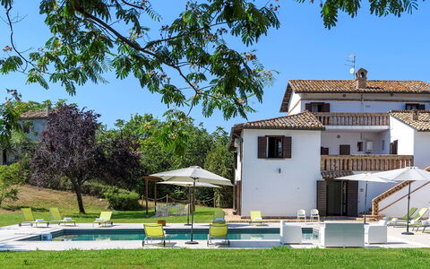 Villa Ardente 12+1: Zuhause, Haus, Estate, Schwimmbad, Rasen, Hazienda, Resort, Villa, Bauernhaus, Landscaping