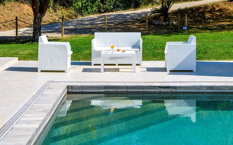 Villa Ardente 12+1: Gartenmöbel, Schwimmbad, Möbel, Verbundwerkstoff, Stuhl, Garten, Schatten, Landscaping, Sonnenliege, Design