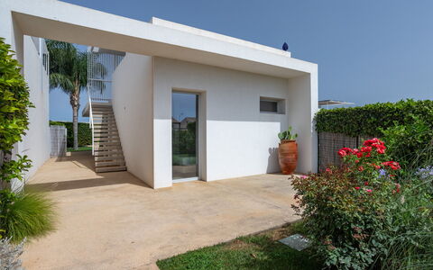 Villa Il Melograno 4+2: Wand, Die Architektur, Wohngebiet, Zuhause, Verbundwerkstoff, Schatten, Beton, Estate, Garten, Landscaping