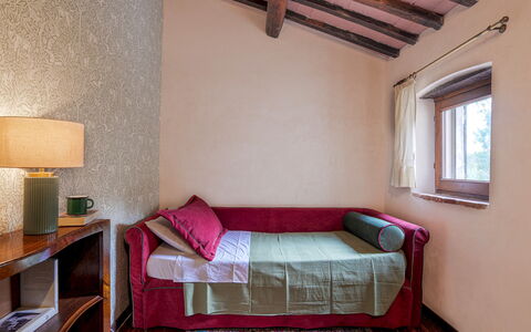 La Leopoldina 6: Möbel, Interior Design, Wand, Holz, Flooring, Fussboden, Zimmer, Bett, Schlafzimmer, Textil