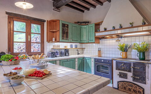 La Leopoldina 6: Küche, Countertop, Küchengerät, Interior Design, Cabinetry, Flooring, Holz, Möbel, Herd, Major Appliance