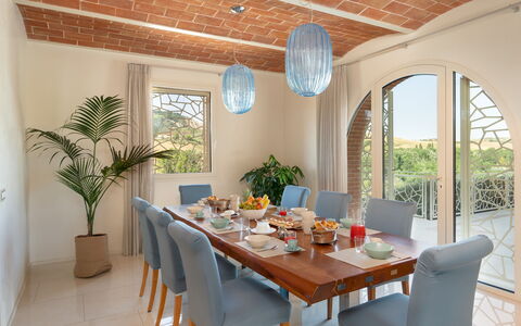 Podere Terranuova 10+2: Möbel, Stuhl, Interior Design, Tabelle, Holz, Küche & Esszimmer Tisch, Esszimmer, Geschirr, Zimmer, Beleuchtung