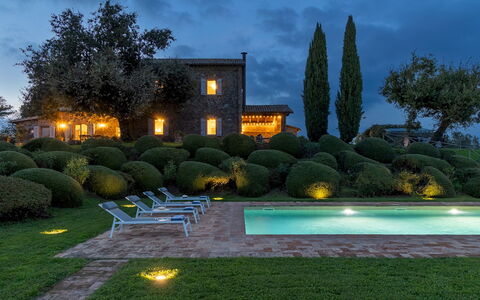 Villa dei Rosmarini 8: Schwimmbad, Strauch, Garten, Grundstueck, Estate, Landscaping, Hecke, Rasen, Bauernhaus, Garten