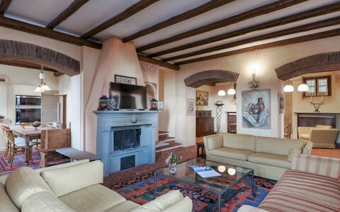 Tenuta Navelli 12+2: Möbel, Interior Design, Wand, Couch, Flooring, Holz, Decke, Zimmer, Fussboden, Wohnzimmer