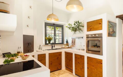 Casale Rondinella 6+2: Interior Design, Möbel, Flooring, Küche, Countertop, Holz, Decke, Light Fixture, Cabinetry, Fussboden