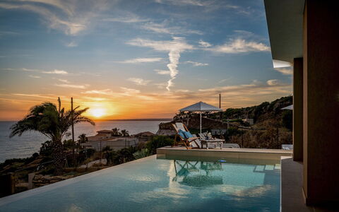 Villa Mulberry 10: Blau, Wasser, Schwimmbad, Küsten Und Ozeanische Forms, Meer, Resort, Küste, Dämmerung, Ozean, Abend
