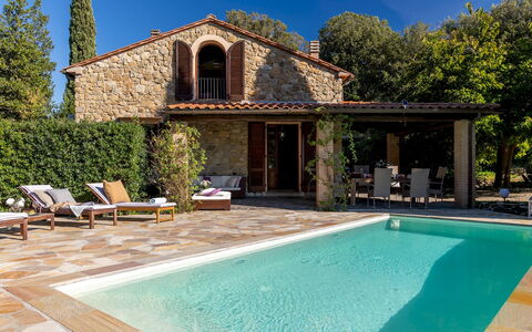 La Nula 4: Schwimmbad, Haus, Zuhause, Tür, Hütte, Resort, Bauernhaus, Estate, Garten, Villa