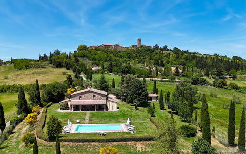 Podere San Lorenzo 12: Gras, Haus, Landschaft, Estate, Zuhause, Grundstueck, Ländliches Gebiet, Bauernhaus, Hütte