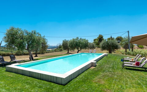 La Buona Maniera 10: Blau, Schwimmbad, Estate, Hazienda, Bauernhaus, Resort, Villa, Hinterhof, Landscaping, Eco Hotel