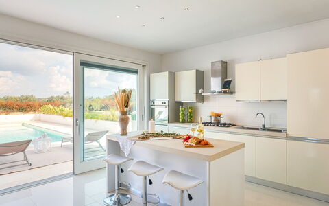 Dimora Solaris 6: Möbel, Küche, Interior Design, Countertop, Flooring, Küchengerät, Cabinetry, Decke, Fussboden, Zuhause