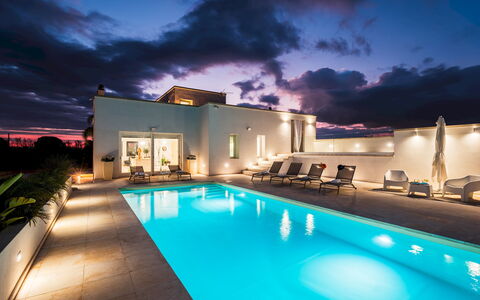 Dimora Solaris 6: Blau, Schwimmbad, Dämmerung, Resort, Estate, Hotel, Eco Hotel, Villa, Design, Abend