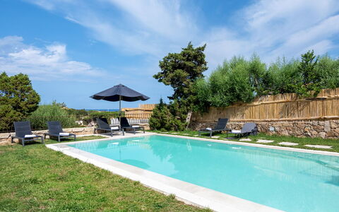 Villa la Maddalena 6+2: Blau, Schwimmbad, Resort, Garten, Gartenmöbel, Eco Hotel, Landscaping, Estate, Schatten, Hazienda