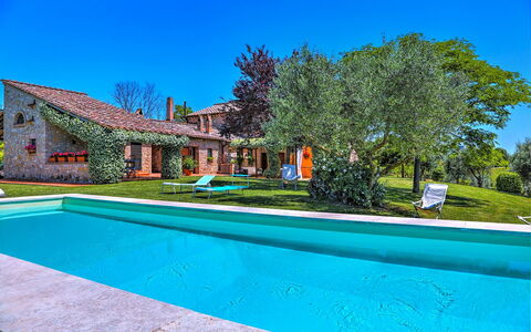 Casale Tre Cipressi 10: Blau, Haus, Die Architektur, Zuhause, Estate, Bauernhaus, Schwimmbad, Garten, Rasen, Hütte