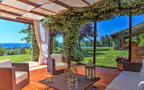 Casale Tre Cipressi 10: Garten, Strauch, Möbel, Grundstueck, Schatten, Landscaping, Gartenmöbel, Hinterhof, Eco Hotel