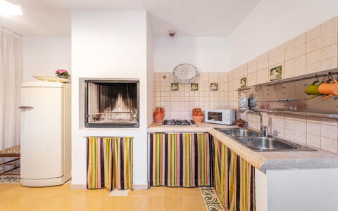 Villa dei Glicini 8+2: Interior Design, Flooring, Küche, Küchengerät, Holz, Major Appliance, Fussboden, Decke, Countertop, Zimmer