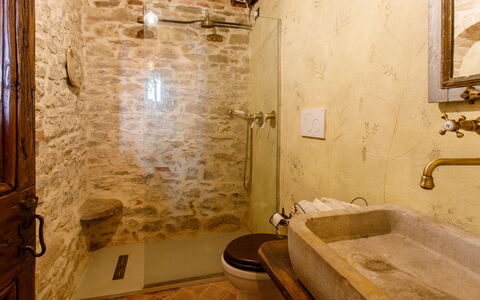 Casalina 8: Wand, Armatur, Badezimmer, Zapfhahn, Interior Design, Flooring, Installation, Sinken, Bad Sink, Fussboden