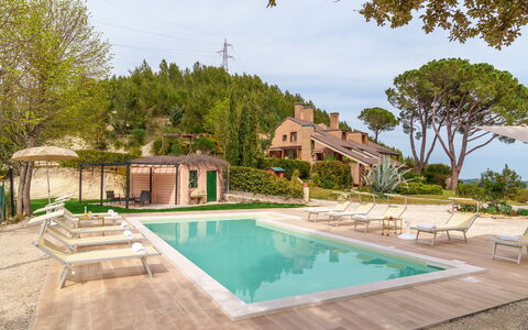 Villa Lia 10: Zuhause, Schwimmbad, Estate, Resort, Hütte, Bauernhaus, Villa, Garten, Eco Hotel, Landscaping