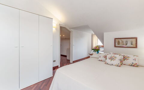 Villa Lia 10: Interior Design, Flooring, Holz, Fussboden, Decke, Möbel, Schlafzimmer, Bett, Zimmer, Zuhause