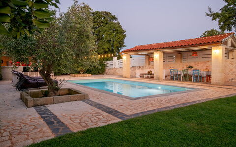 Trulli Italia 6+2: Schwimmbad, Resort, Verbundwerkstoff, Gartenmöbel, Estate, Eco Hotel, Water Feature, Schatten, Hazienda, Flagstone
