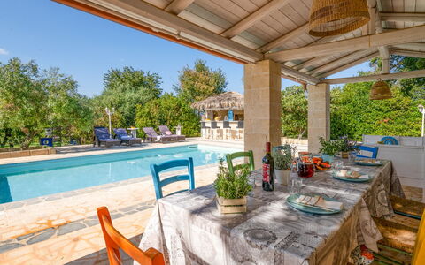 Trulli Italia 6+2: Tür, Estate, Schatten, Resort, Gartenmöbel, Hütte, Bauernhaus, Hazienda, Villa, Schwimmbad