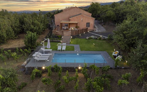Vigne Dell'Etna 6: Schwimmbad, Resort, Wohngebiet, Verbundwerkstoff, Estate, Freizeit, Eco Hotel, Hinterhof, Gartenmöbel, Garten