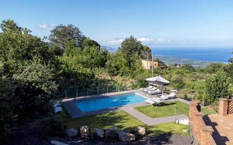 Vigne Dell'Etna 6: Schwimmbad, Resort, Freizeit, Eco Hotel, Ferienort, Gartenmöbel, Urlaub, Villa, Hazienda