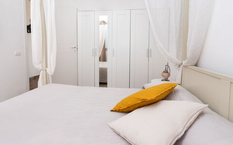 Profumo di Zagara 6+2: Möbel, Interior Design, Bett, Schlafzimmer, Wand, Fussboden, Holz, Zimmer, Bedding, Flooring