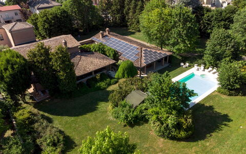 Villa Valchero 12: Schwimmbad, Wohngebiet, Estate, Freizeit, Resort, Hazienda, Schatten, Villa, Landscaping, Bauernhaus