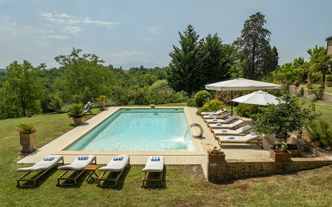 Podere Casanovina 12: Schwimmbad, Resort, Gartenmöbel, Sonnenliege, Estate, Eco Hotel, Garten, Freizeit, Regenschirm, Villa