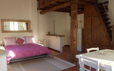 Villa Arbeio 8+6: Möbel, Interior Design, Fussboden, Flooring, Wand, Bett, Schlafzimmer, Holz, Zimmer, Decke