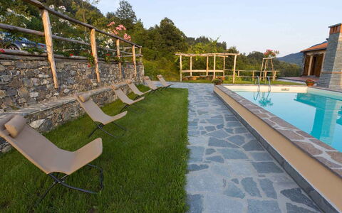 Villa Arbeio 8+6: Schwimmbad, Resort, Flagstone, Eco Hotel, Gartenmöbel, Estate, Landscaping, Veranda, Thermae, Hof