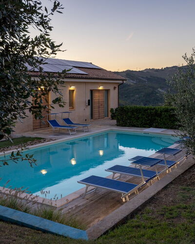 Casale la Cascina 8: Schwimmbad, Resort, Haus, Wohngebiet, Möbel, Gartenmöbel, Zuhause, Eco Hotel, Thermae, Estate
