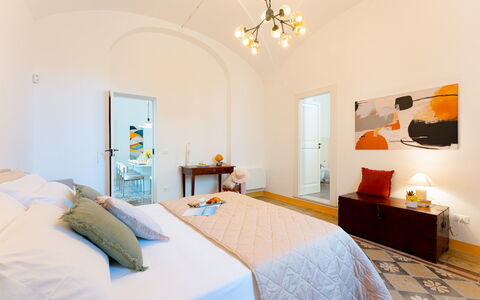 Villa Aristula 11: Möbel, Interior Design, Wand, Flooring, Fussboden, Decke, Holz, Schlafzimmer, Zimmer, Bett