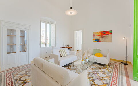 Villa Aristula 11: Flooring, Interior Design, Fussboden, Holz, Möbel, Decke, Zimmer, Zuhause, Wohnzimmer, Wohnung