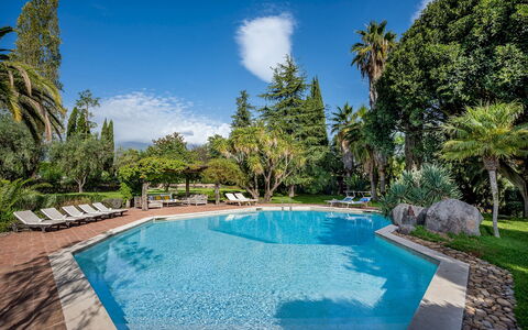 Linera 10: Schwimmbad, Baum, Resort, Eco Hotel, Schatten, Garten, Estate, Hazienda, Landscaping