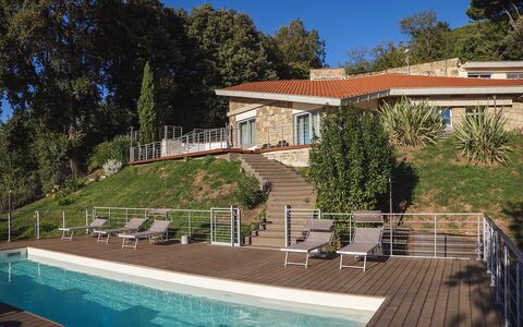 Villa Giulia 8: Schwimmbad, Wohngebiet, Resort, Estate, Eco Hotel, Gartenmöbel, Schatten, Villa, Landscaping, Hazienda