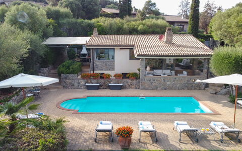 Villa Althaea 6: Schwimmbad, Resort, Thermae, Gartenmöbel, Eco Hotel, Water Feature, Hazienda, Villa, Sonnenliege, Estate
