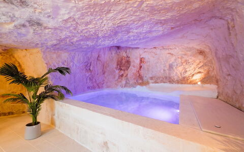 Masseria Grotta Antica 6+2: Resort, Natürliches Material, Hotel, Schwimmbad, Badewanne