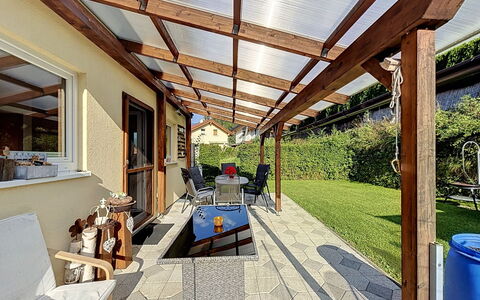 Ferienhaus Siegele: Holz, Schatten, Strahl, Blumentopf, Markise, Holzbeize, Outdoor Struktur, Garten, Terrasse, Daylighting