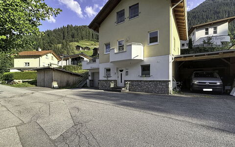 Ferienhaus Siegele: Gebäude, Fenster, Haus, Wohngebiet, Zuhause, Dach, Die Architektur, Hütte, Menschliche Siedlung, Dorf
