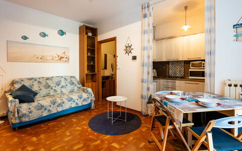Margherita: Estate, Landscaping, Villa, Hecke, Balkon