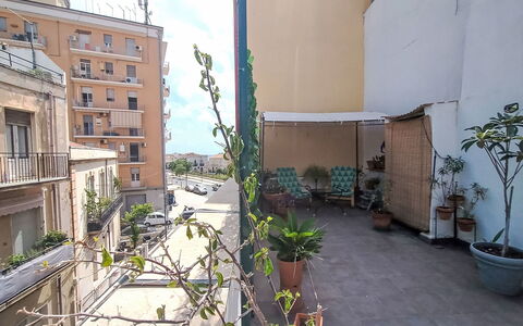 La Casa di Mary: Estate, Landscaping, Villa, Hecke, Balkon