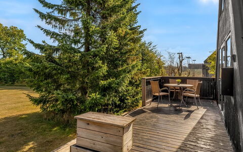 Elida - 18Km to the Fjord: Holz, Hartholz, Planke, Deck, Holzboden, Geländer, Holzbeize, Garten, Landscaping, Eco Hotel