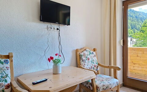 Arzl im Pitztal 15: Interior Design, Möbel, Zimmer, Stuhl, Küche & Esszimmer Tisch, Holzbeize, Kaffetisch, Hotel, Bilderrahmen, Wohnzimmer