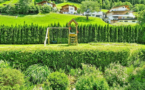 Arzl im Pitztal 15: Grün, Strauch, Garten, Hecke, Grundstueck, Plantage, Bergstation, Rasen, Landscaping