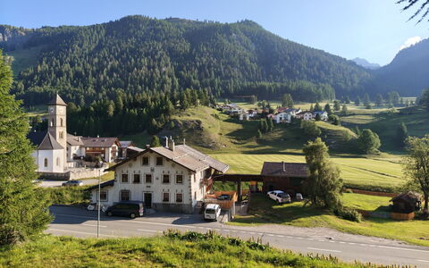 Ferienwohnung Schof: Bergforms, Berg, Hügel, Haus, Hochland, Landschaft, Ländliches Gebiet, Gebirge, Bergstation, Hütte