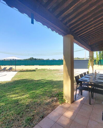 La Jeansarde: Schatten, Schwimmbad, Estate, Hinterhof, Landscaping, Resort, Outdoor Struktur, Eco Hotel, Gartenmöbel, Garten